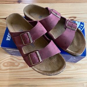 Women’s Birkenstock Arizona, Sz 40, Narrow